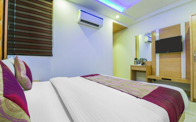 Capital O 16131 Mohit Guest House