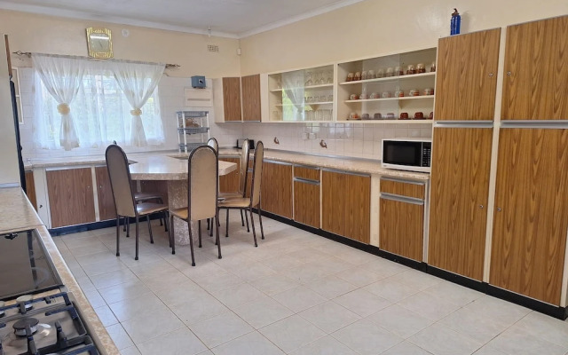 Charming 6-bed House With Swimming Pool in Harare