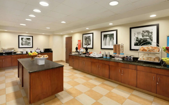 Hampton Inn & Suites Thousand Oaks, CA