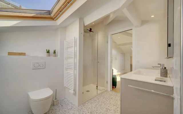 IMMOGROOM - Magnificent 180m duplex apartment - Parking - Air conditioning