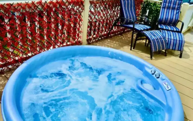 Tattershall Lakes Luxury Caravan With Hot tub