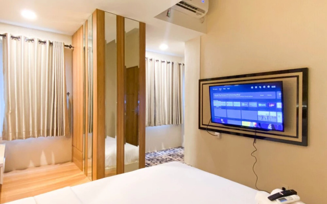 Comfy and Modern Look 1BR LRT City Jatibening Apartment – Guest Rooms – Bekasi