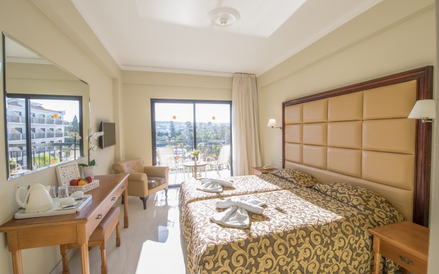 Tsokkos Gardens Hotel & Apartments