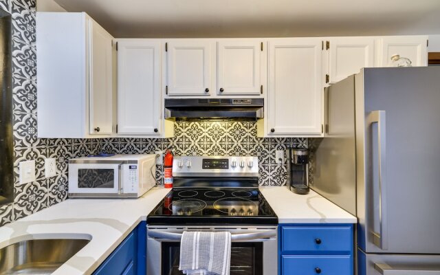 Poconos Chalet With Lake & Pool Access!