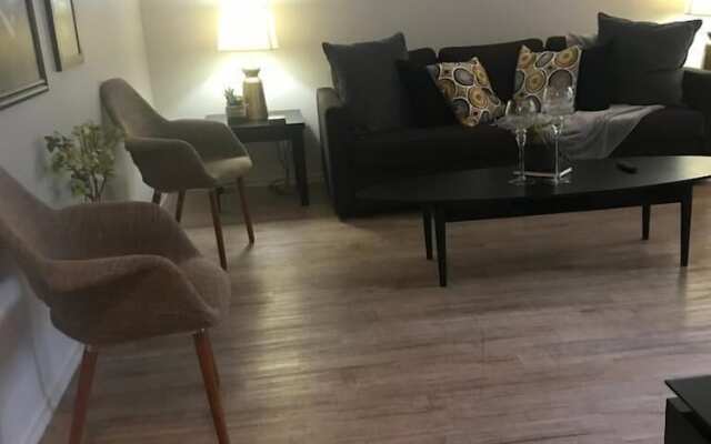 Hollywood Charming Vacation