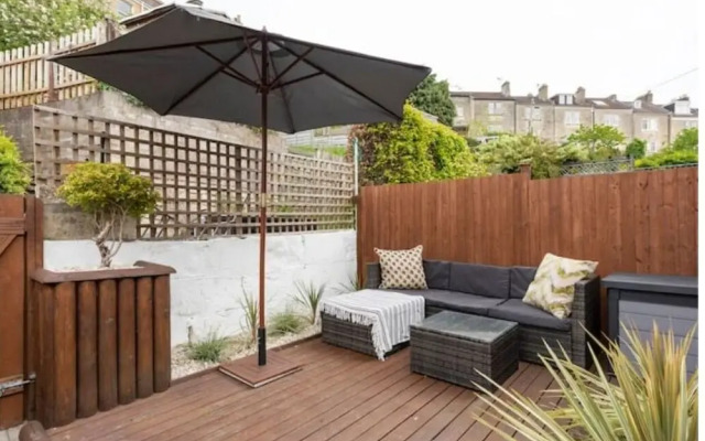 2 Bedroom Bath Townhouse With Parking