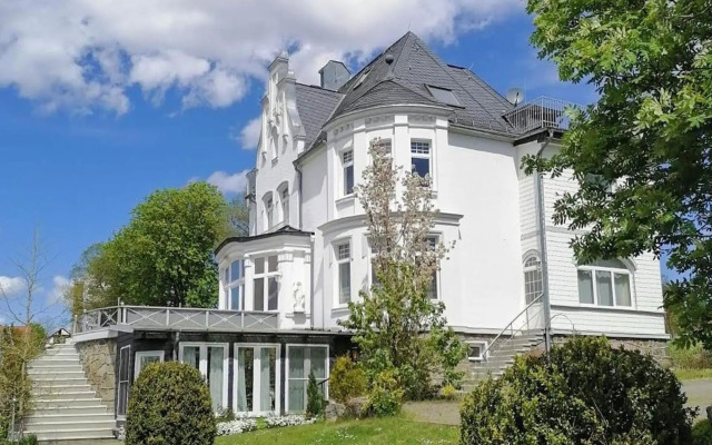 WeisseVilla Friedrichsbrunn Fewo SOLIDE