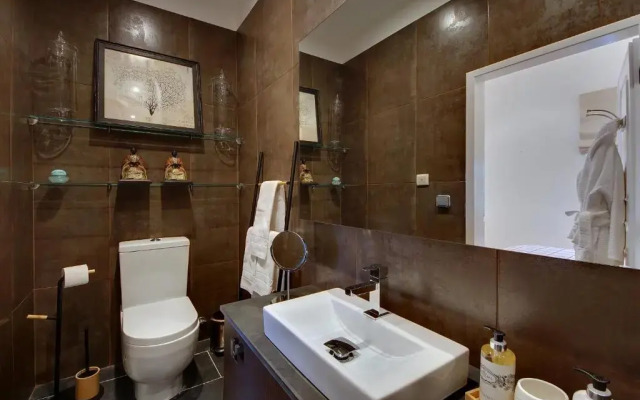 Casa Latino - Oceanfront - Luxury & Charming villa- Jacuzzi at Rooftop