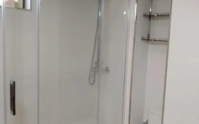 Apartamento Luminoso con Buena Ubicación