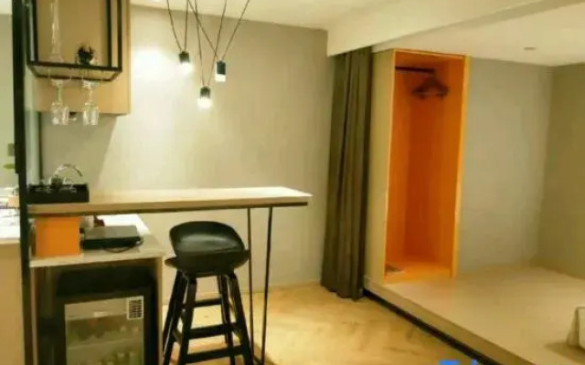 Yixinchengju Service Apartment (Luoyang Municipal Government Quanshun 186)