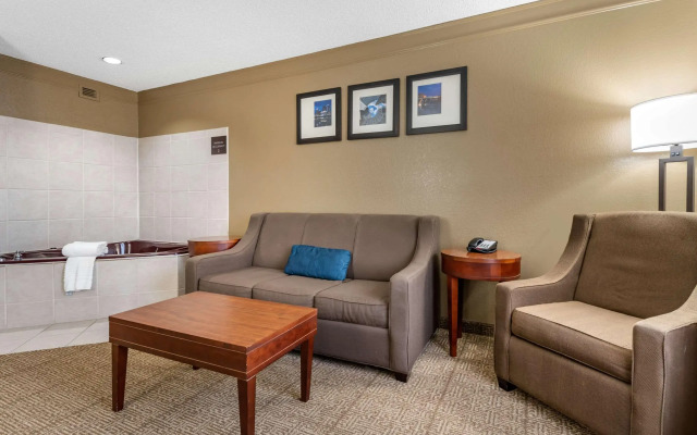 Comfort Inn & Suites