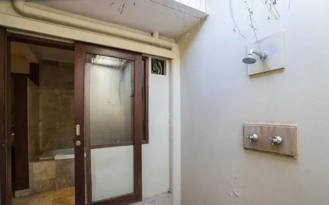 3 bedroom villa river side Legian