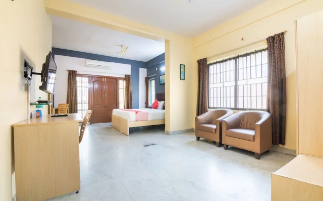 OYO 5379 Crown White House