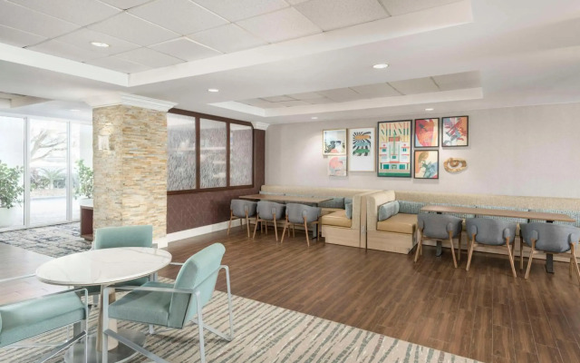 Homewood Suites by Hilton Miami-Airport/Blue Lagoon