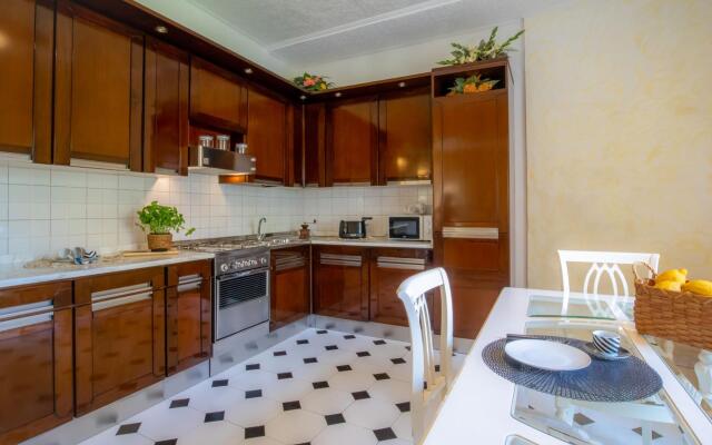 Three-room apartment with sunrise view from the sea-Mare In Vista