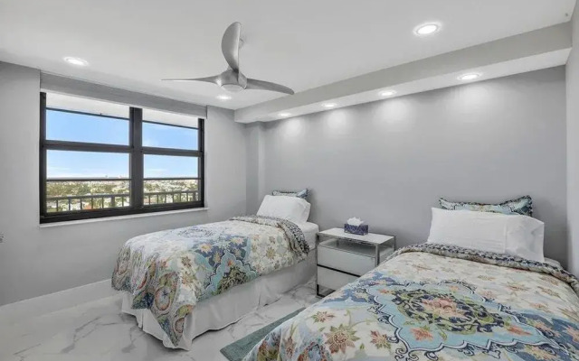 Seaview #67023 - 2 Br Condo