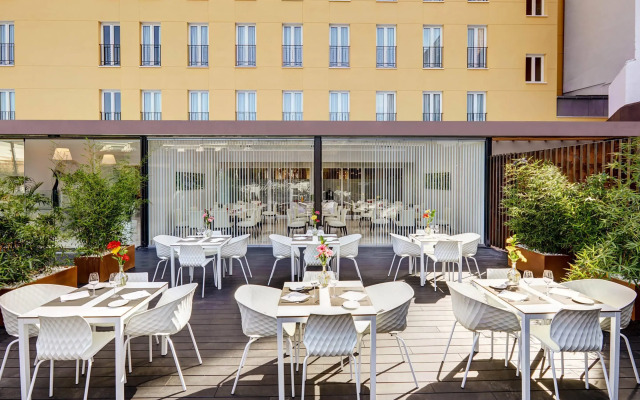 Отель Sercotel Alcalá 611