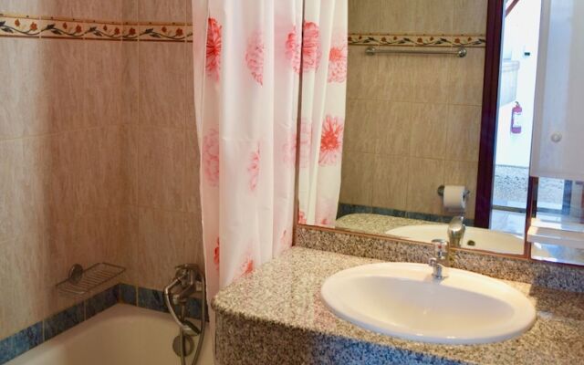 Triple Sea View Family Room Close To The Beach