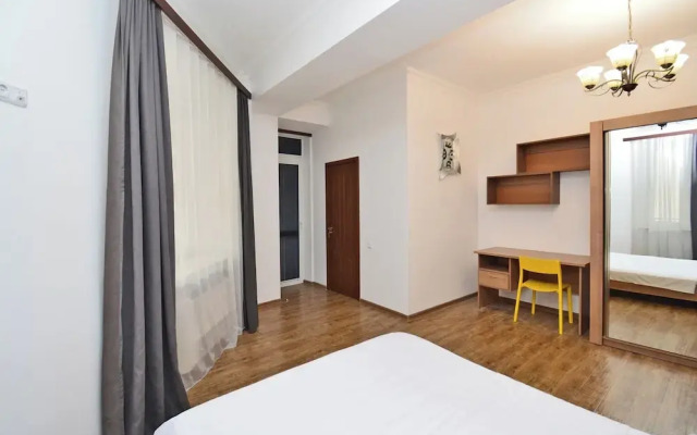 North Ave. Apartments by Luxe Group HH55