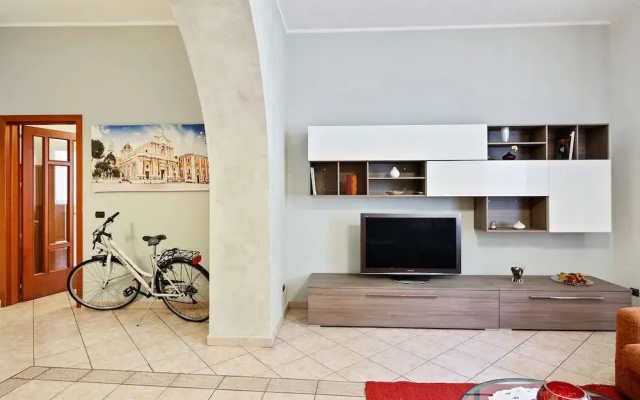 Central Balcony Apartment