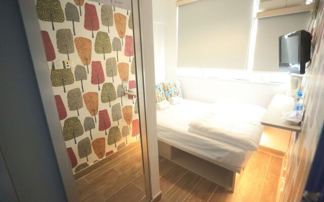 As 1 Hotel