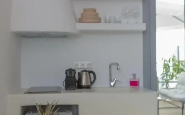 Naxos Riviera Suites