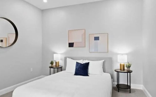 Cozysuites Modern 1BR PPG Paints Arena Pitts