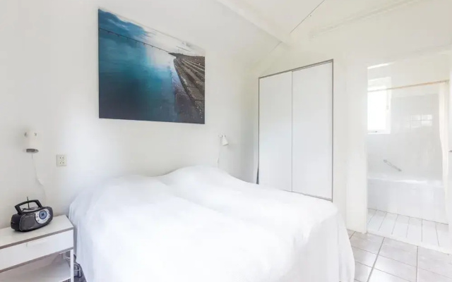Spacious Holiday Home With Sauna Near Beach