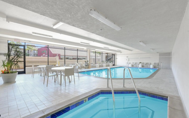 Anaheim Desert Inn and Suites