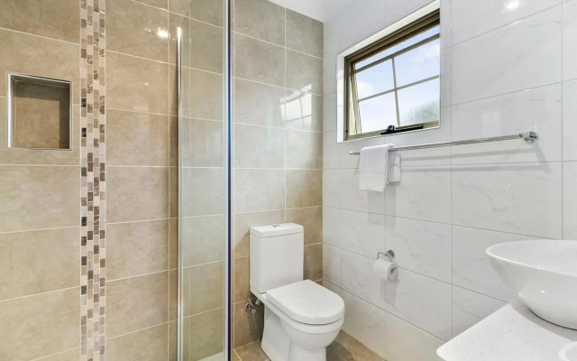 Swansea Cottages & Lodge Suites