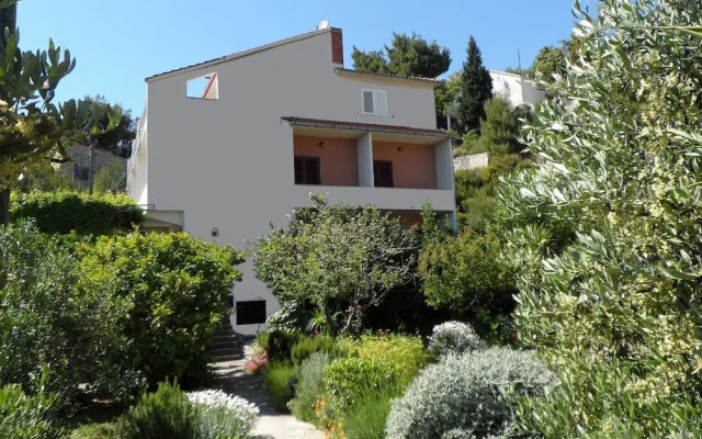 Mari - 40 m From sea - A1