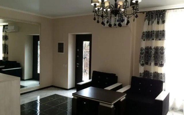 Guest House Yat-Haus