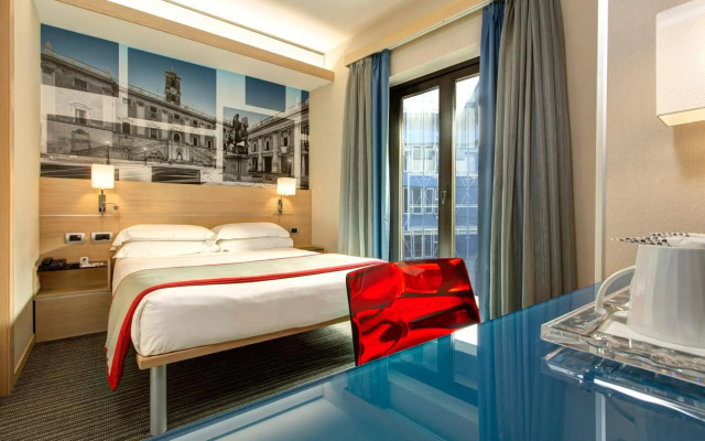 iQ Hotel Roma