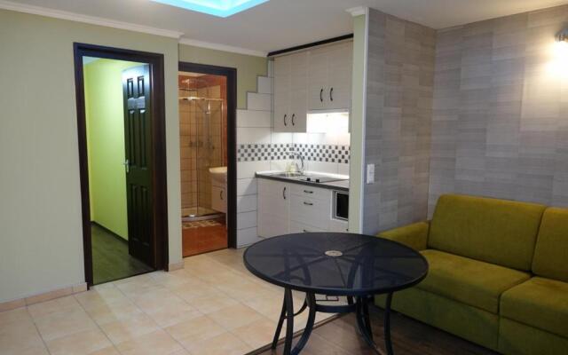 Mesteri Apartman 1A-B
