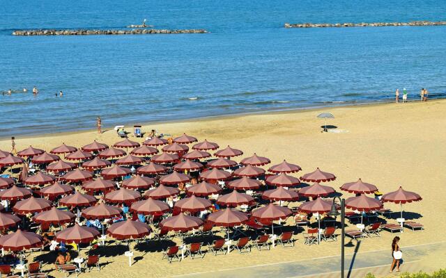 Apartment in Roseto by Sandy Beach