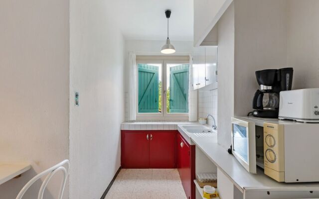 Beautiful Apartment in Mèze with Swimming Pool