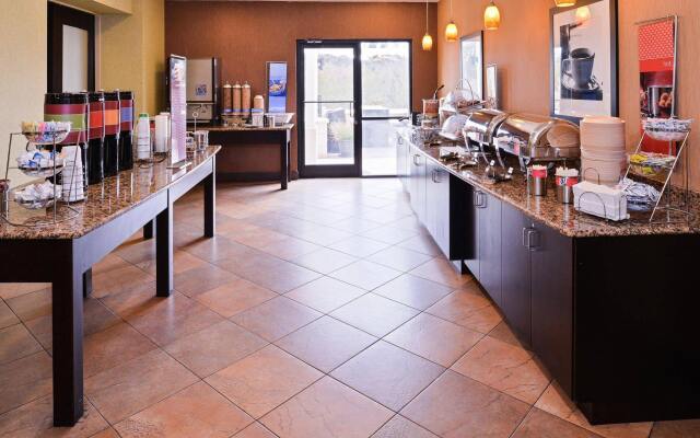 Hotel Alice At Atlantic Beach