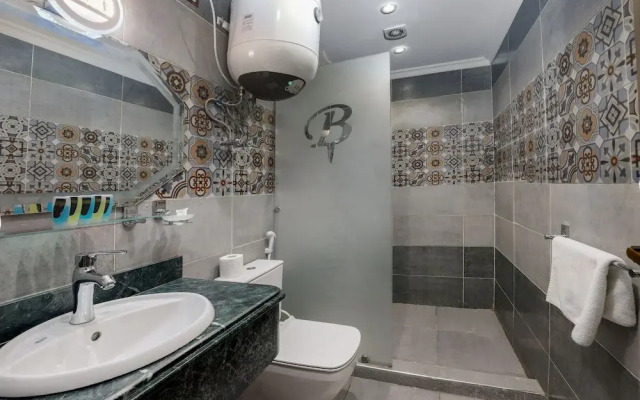 Brothers Pyramids View