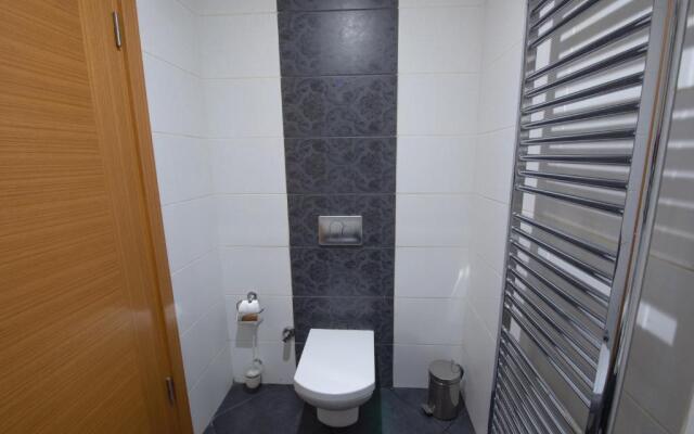 Three bedroom Duplex apartment with large terrace