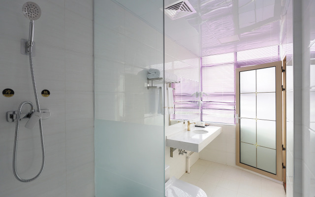 Wuhan Good Time Hotel (Tianhe Airport Hengdian Subway Station)