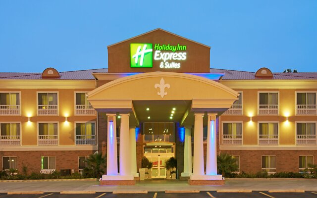 Holiday Inn Express & Suites Alexandria, an IHG Hotel