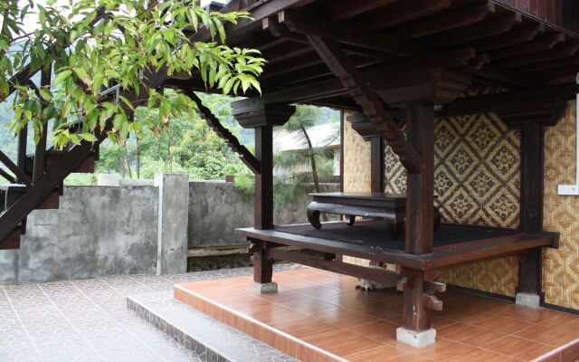 Batur Lakeside Huts