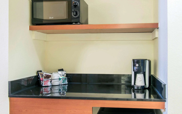 Clarion Hotel & Suites University - Shippensburg