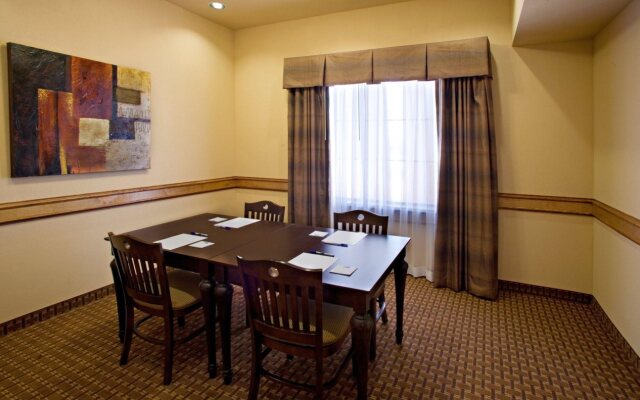 Holiday Inn Express & Suites Kingsville by IHG