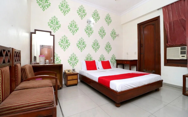 OYO 8623 Hotel Destination