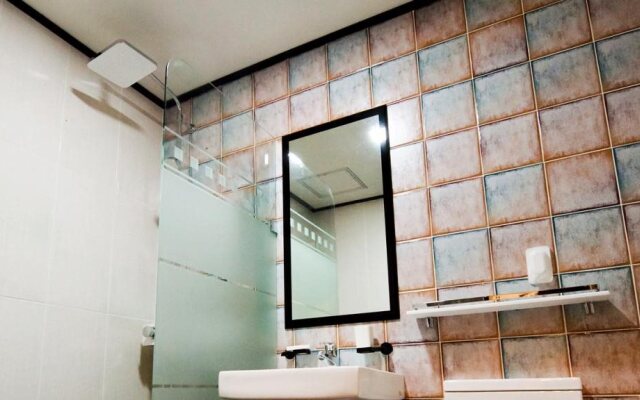 Persimmon Tourist Hotel