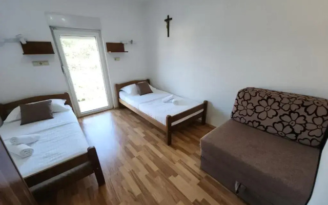 Pansion Karolina