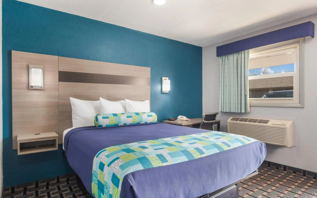 Knights Inn and Suites Salem