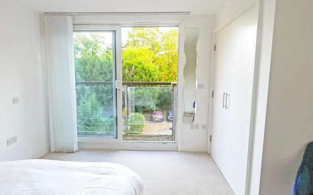 Modern Spacious 2-bed Apartment in London