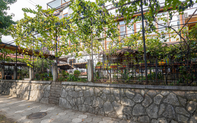 Silver Yard